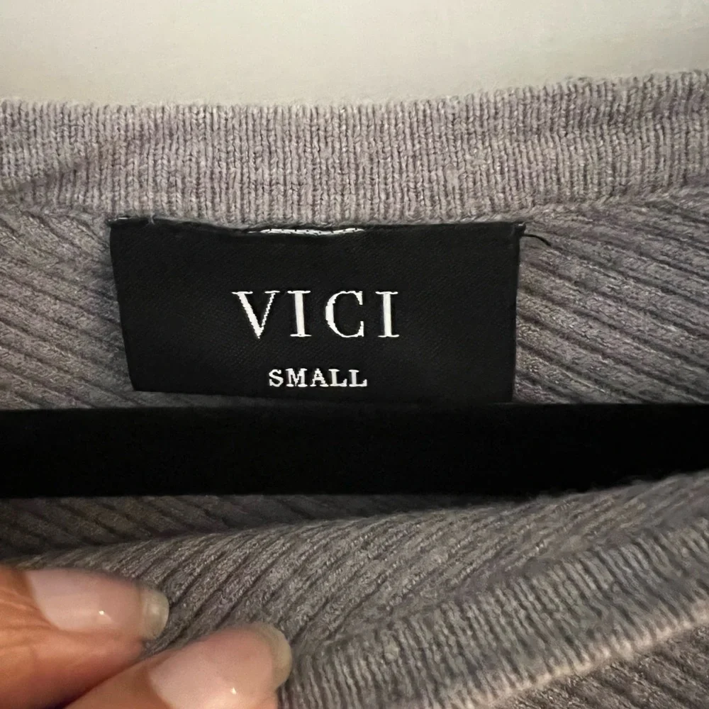 Vici asymmetrical gray sweater